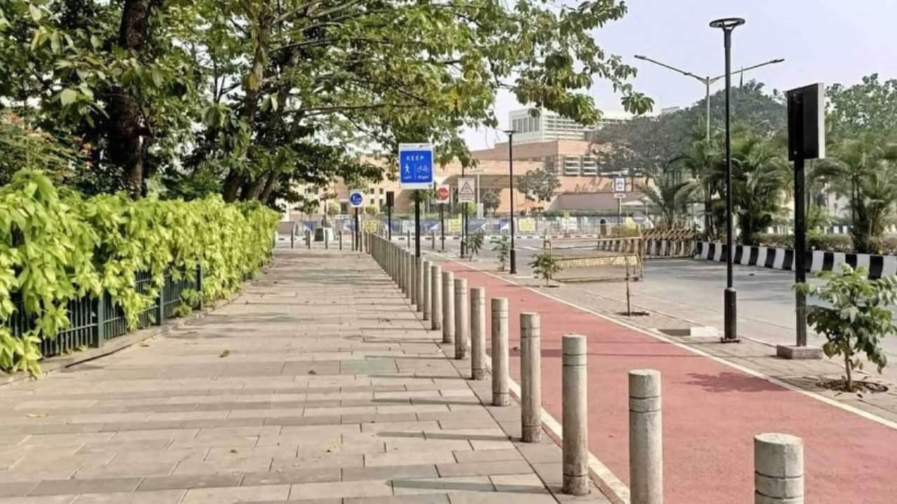 aSince its inception with just 73 urban local bodies (ULBs) in 2016, the Swachh Survekshan has expanded exponentially, now spanning over 4,500 cities across India. (Photo: X/@gemsofbabus_)