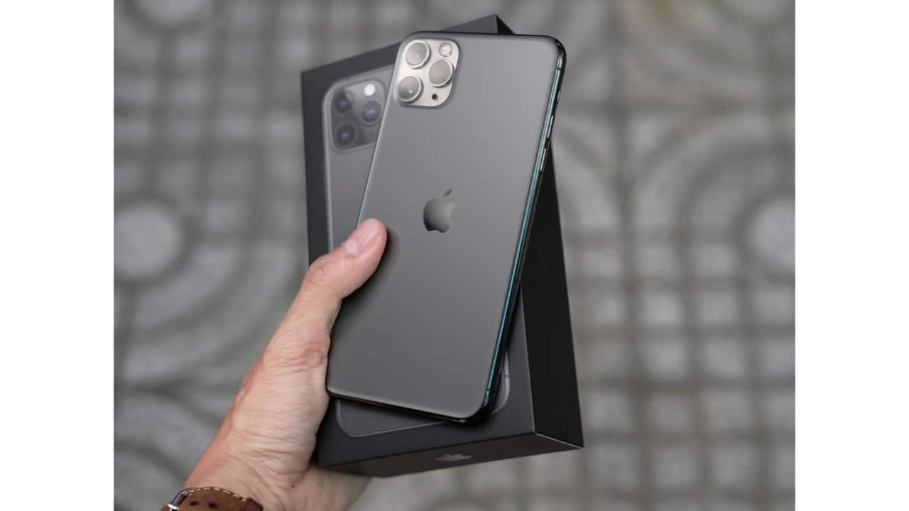 Clean it, rotate it Once a week, wash your case with warm soapy water. For stains, use a soft brush and baking soda. Never use bleach or alcohol. Also, rotate between multiple cases if you own them—it gives each one a break and extends their lifespan.
Clean it, rotate it Once a week, wash your case with warm soapy water. For stains, use a soft brush and baking soda. Never use bleach or alcohol. Also, rotate between multiple cases if you own them—it gives each one a break and extends their lifespan.