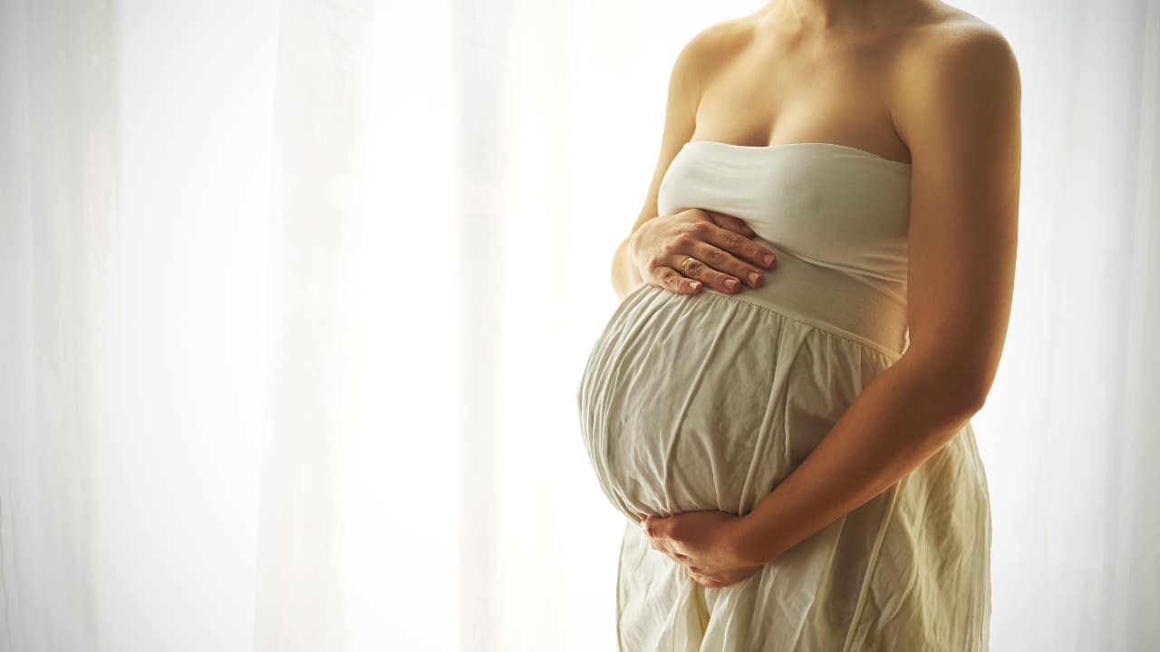 Early Pregnancy and Fetal Mobility in Breech Breech presentation is common in the earlier weeks of pregnancy. Since the baby in the womb is small and the volume of the fluid surrounding it is large, the baby can freely move about and change positions. The baby may be in a knee presentation or a footling presentation. Obstetric examination and ultrasound may be able to confirm the exact position.