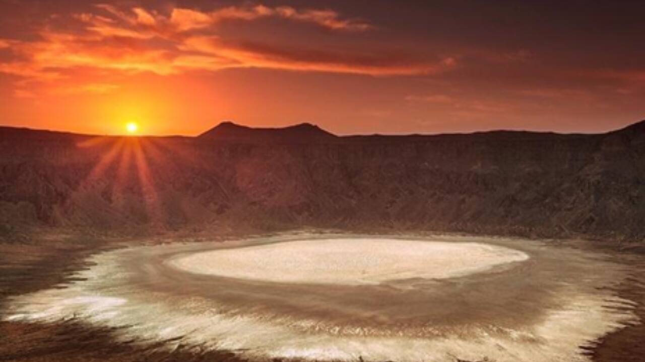 Al Wahbah Crater