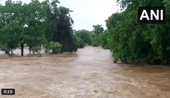 Monsoon mayhem in Madhya Pradesh: IMD issues heavy rain alert as flood batters over 26 districts