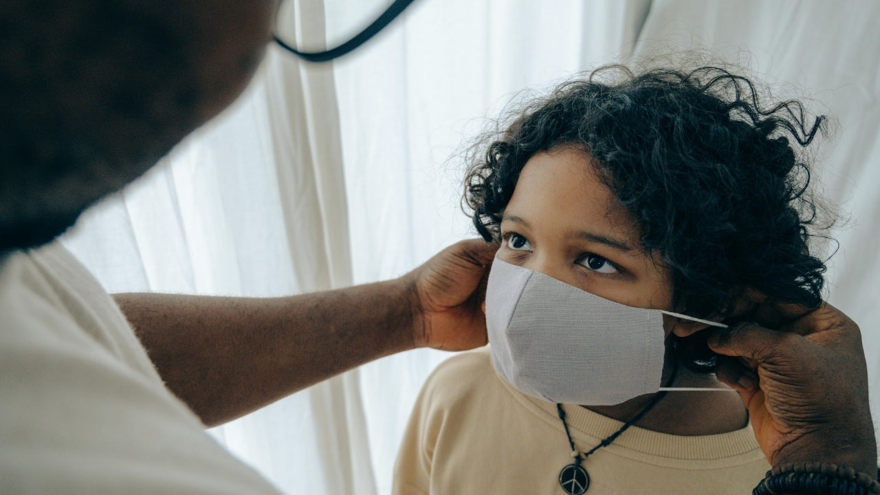 Flu, COVID or RSV? How to decode your symptoms this season