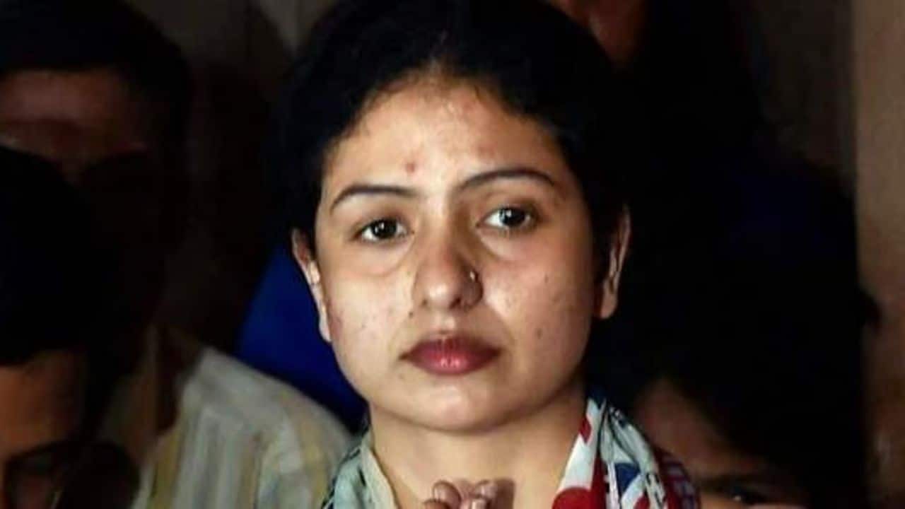 Mohammed Shami's Estranged Wife Faces FIR for Neighbor Altercation