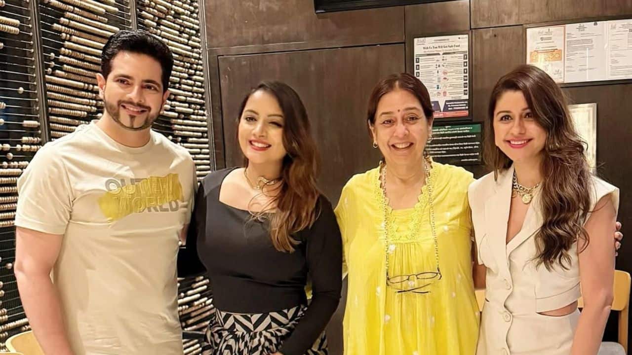 Yeh Rishta Kya Kehlata Hai stars reunite: Karan Mehra joins former co-stars, see pics