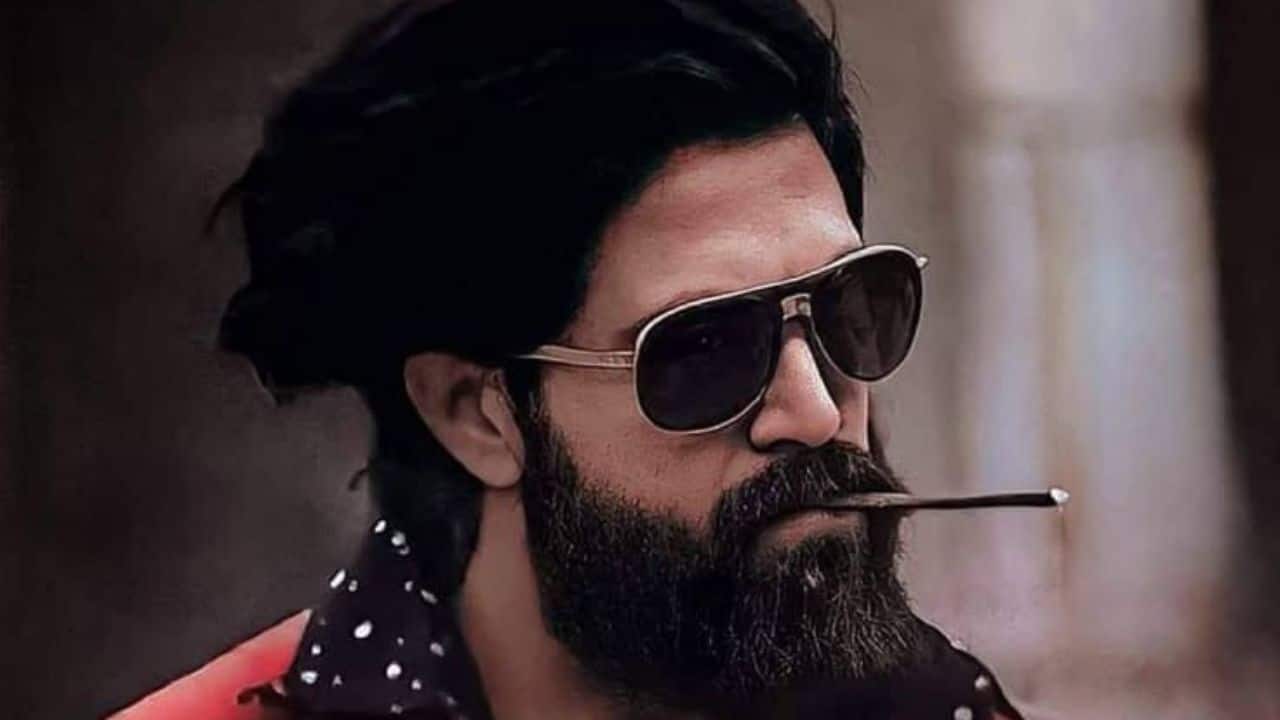Following the enormous success of KGF: Chapter 2, Yash's upcoming film Toxic, which is helmed by Geetu Mohandas, is among the most eagerly awaited pan-India productions of 2025. Toxic, which is billed as a gangster-action drama with a deep emotional core, will feature Yash in a gritty, stylised role that combines big-budget spectacle with urban realism. Already, his new appearance for the movie has gone viral.