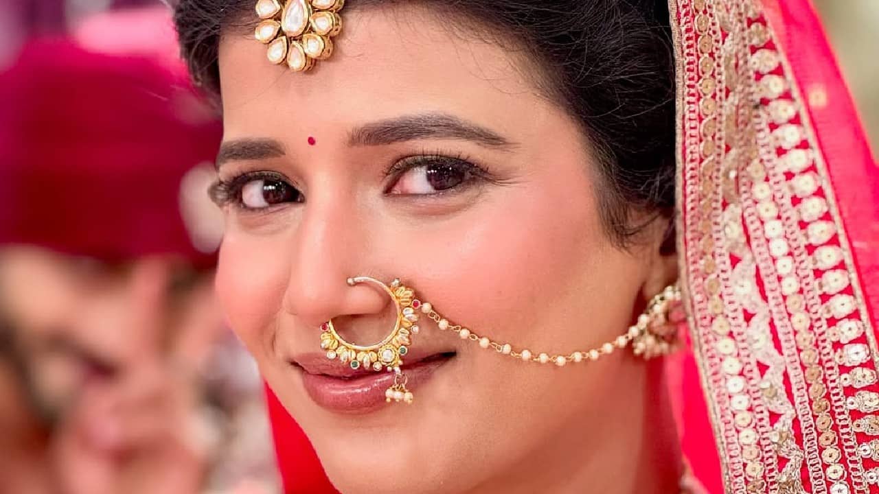 Abhira moves on in life Abhira is marrying Anshuman while Armaan is engaged to Geetanjali. Fans want to see Abhira and Armaan's reunion. Abhira moves on in life Abhira is marrying Anshuman while Armaan is engaged to Geetanjali. Fans want to see Abhira and Armaan's reunion.