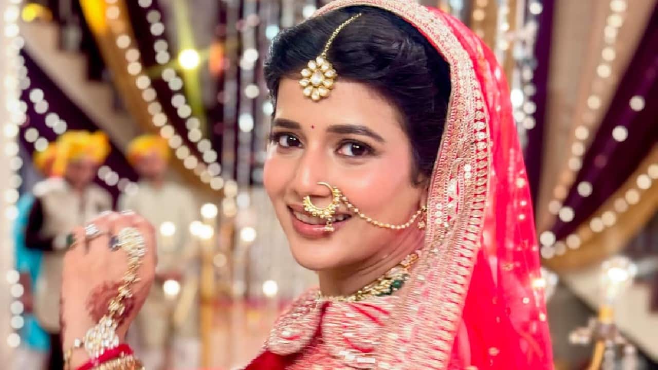 Yeh Rishta Kya Kehlata Hai actress Samridhii Shukla's bridal looks