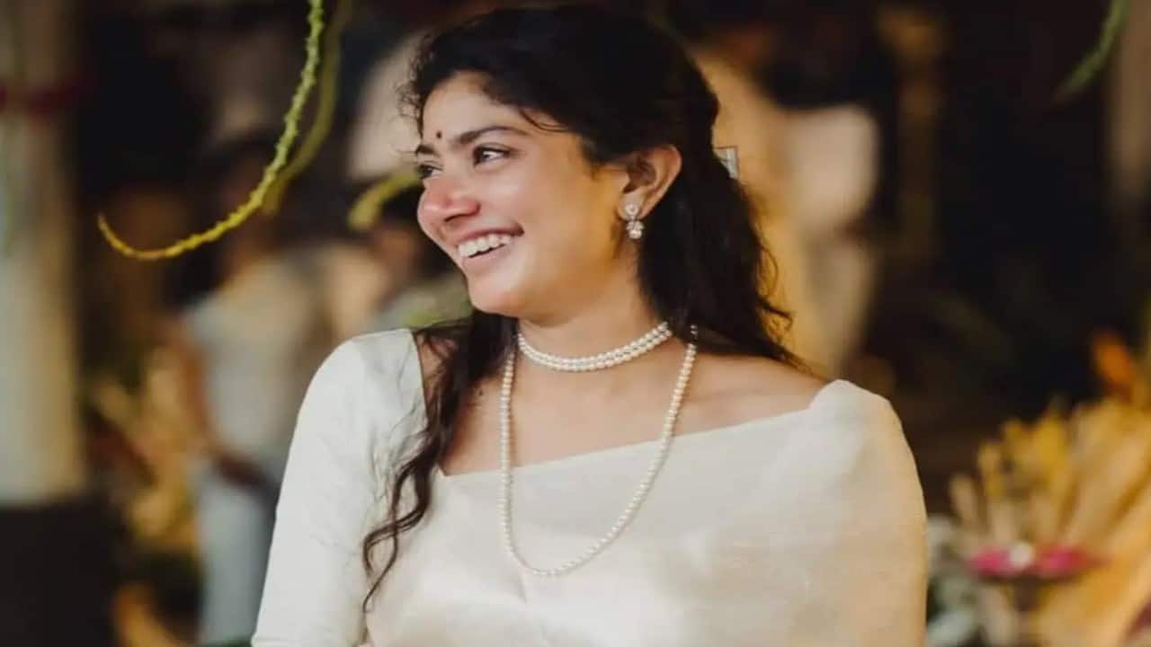 A strong ensemble also appears in the movie. Sunny Deol will play Lord Hanuman, and Yash, who is well-known from KGF, will play Ravana. Rakul Preet Singh plays Surpanakha, Vivek Oberoi plays Vidhyutjiva, Ravi Dubey plays Lakshman, Kajal Aggarwal plays Mandodari, and Lara Dutta plays Kaikeyi. A strong ensemble also appears in the movie. Sunny Deol will play Lord Hanuman, and Yash, who is well-known from KGF, will play Ravana. Rakul Preet Singh plays Surpanakha, Vivek Oberoi plays Vidhyutjiva, Ravi Dubey plays Lakshman, Kajal Aggarwal plays Mandodari, and Lara Dutta plays Kaikeyi.