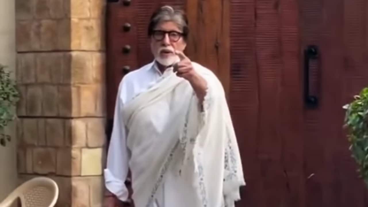 Amitabh Bachchan loses cool at paparazzi for clicking pics without permission, watch
