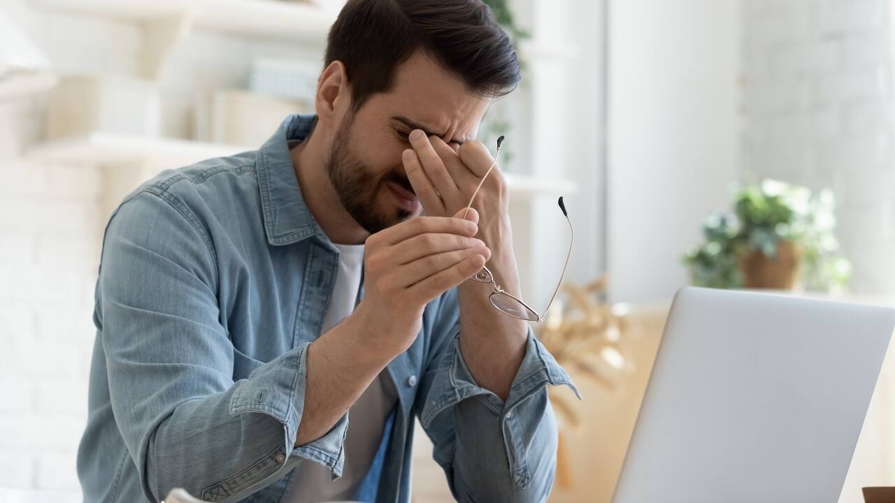 Swelling, tiredness and pressure Other symptoms and signs include fatigue, reduced urine output, limitation of activities, ankle swelling or swelling over the lower limbs (oedema). In people who are not bed-ridden, symmetrical oedema is seen in both lower limbs. In advanced cases, fluid may accumulate in the face and upper limbs also. Reduced blood pressure is a common feature