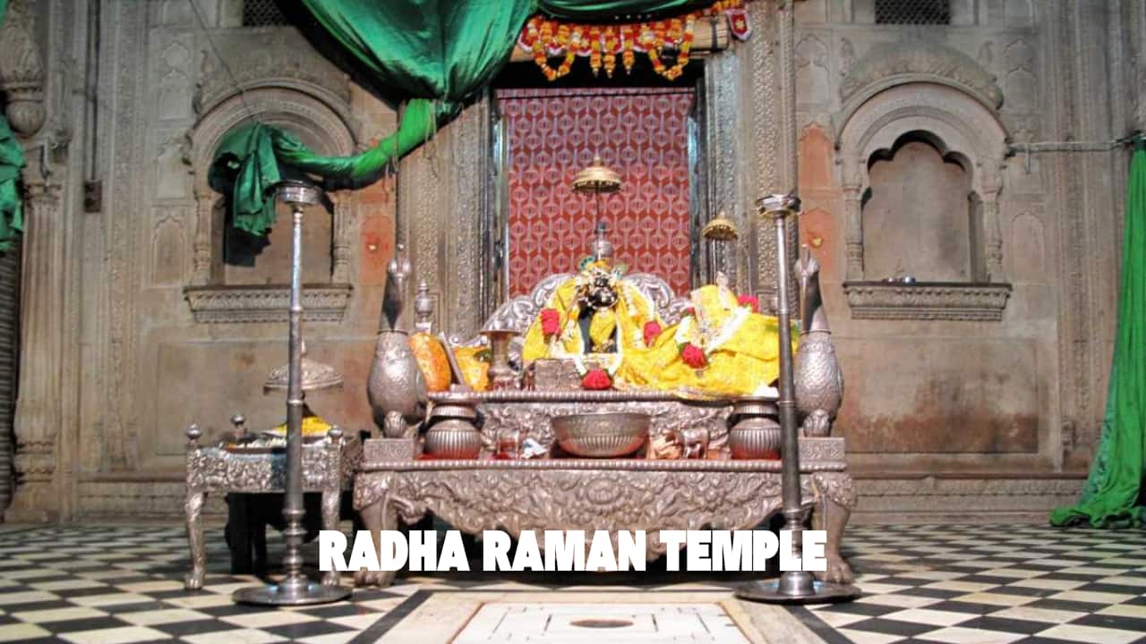 Radha Raman Temple: The samadhi of Gopal Bhatta is housed in the historic Radha Raman Temple, which is devoted to Lord Krishna as Radha Raman and adds spiritual depth. (image: holidify)