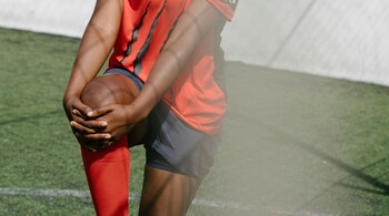 Knee replacement surgeries are no longer limited to the elderly. Osteoarthritis of the knee and other joint-related issues—is now increasingly affecting people in their 30s and 40s (Image: Pexels)