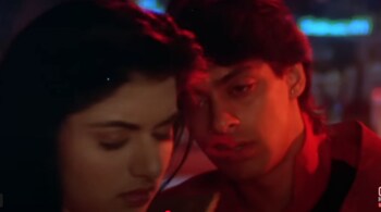 When Salman Khan spoke about his kissing scene with Bhagyashree in Maine Pyar Kiya, said, "Hamara woh proper kissing scene tha, but hum dono ne kaha ki..."