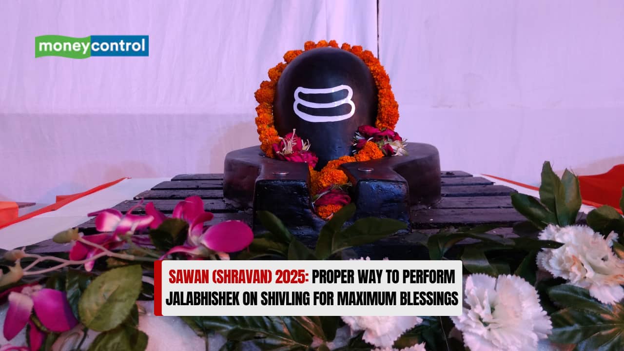 Sawan (Shravan) 2025: Proper Way to Perform Jalabhishek on Shivling for Maximum Blessings
