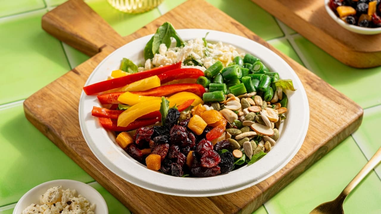 Easy salad recipe: Spinach and mixed berry salad