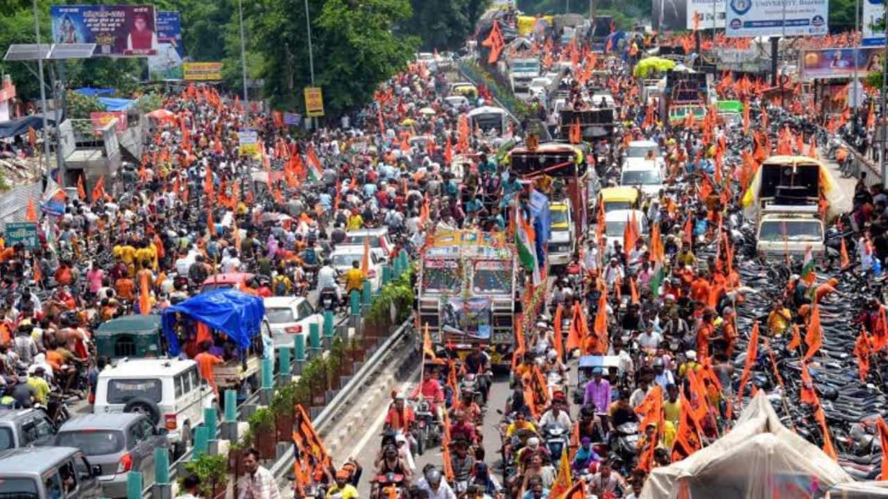 Delhi chokes as kanwar yatra fervour peaks, decorated trucks block major roads