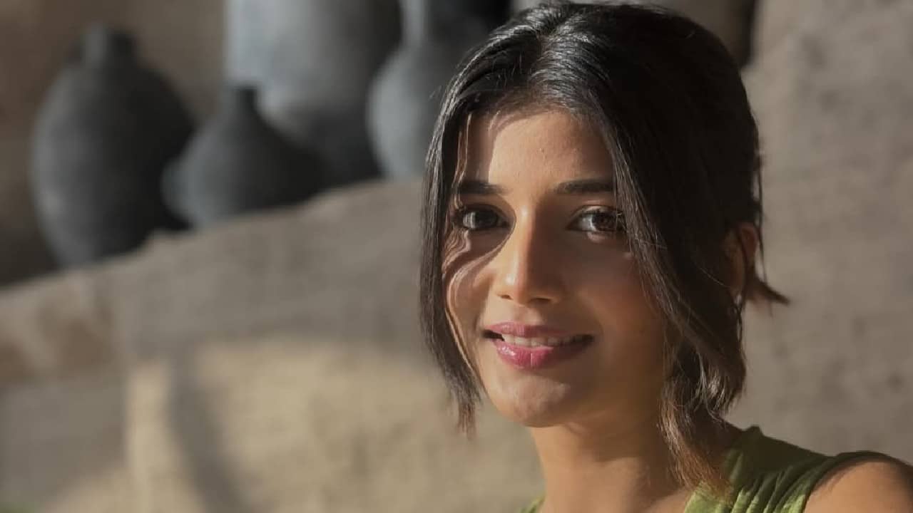 Samridhii's role as Abhira grew overtime in the post leap phase of the story. Samridhii feels that she has evolved with the character and has grown as an artist.