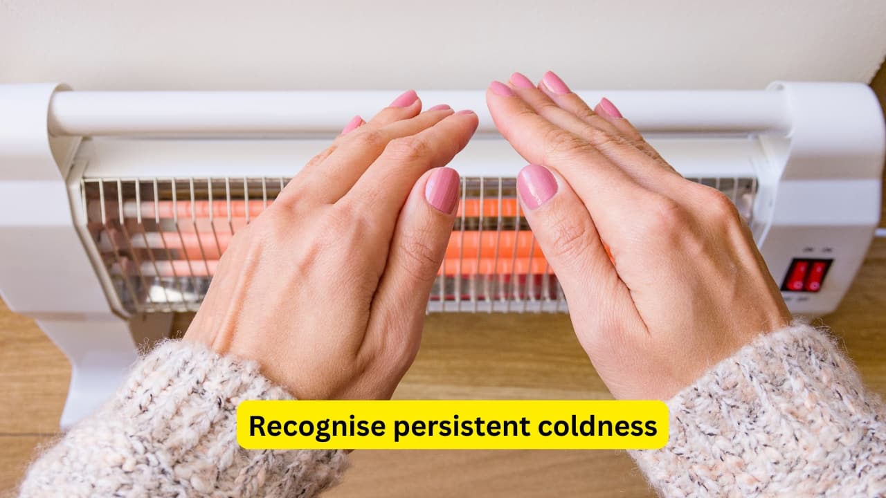 Recognise persistent coldness If the other parts of your body feel warm, but your hands stay cold, feel numb or turn blue, it may indicate Raynaud’s disease, or poor circulation. It could also suggest thyroid trouble. Don’t ignore freezing hands. If they tingle, ache, or change colour, get them checked.