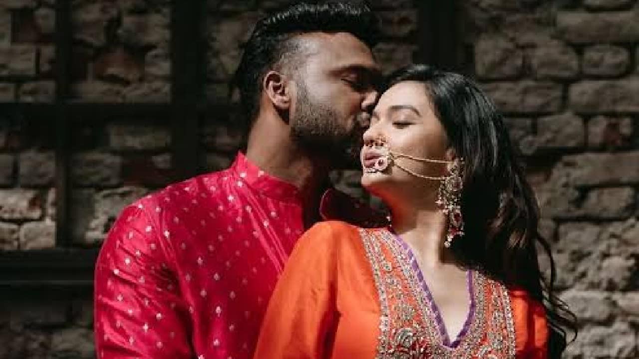MTV Splitsvilla fame Divya Agarwal's husband Apurva Padgaonkar denies rumours of separation