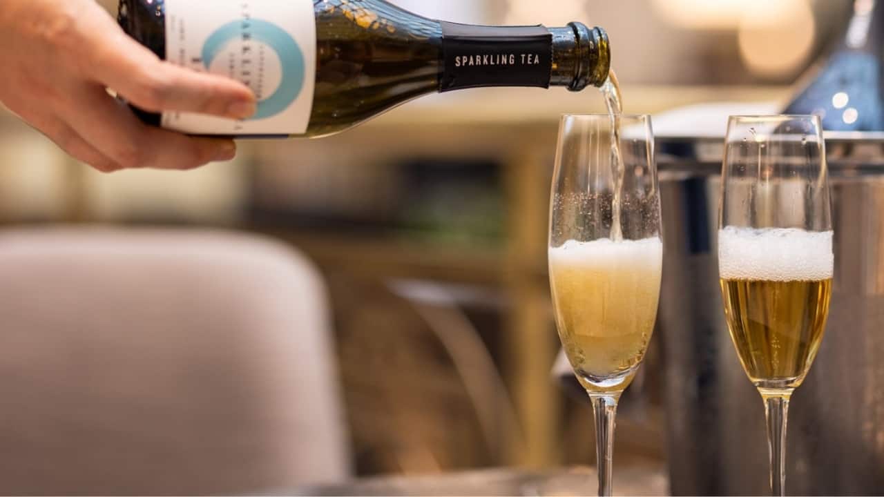 What is sparkling tea, the sophisticated new sip that blends wellness with indulgence? What is sparkling tea, the sophisticated new sip that blends wellness with indulgence?