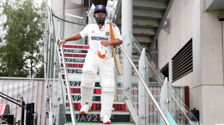 Rishabh Pant hobbled out to carry India forward at Manchester