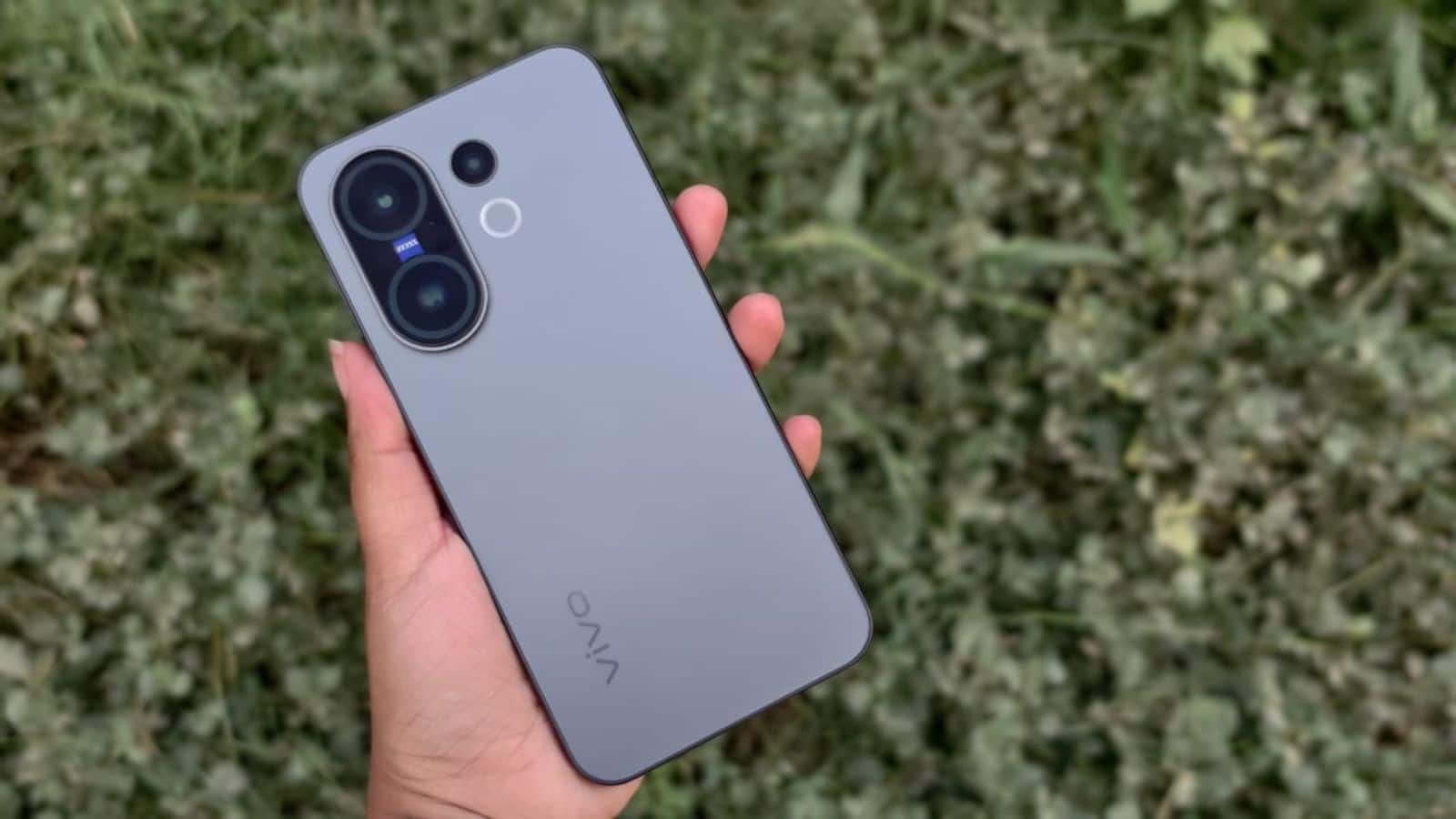 Vivo copies Apple iOS 26’s Liquid Glass design in OriginOS 6 update: All the details