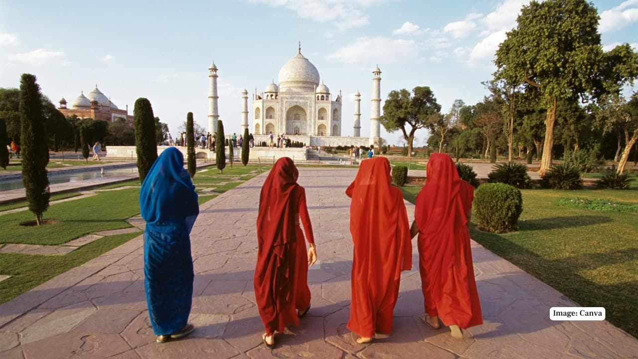 Agra named Emerging Clean City of Uttar Pradesh with a 5-star GFC rating—adding sparkle to the timeless beauty of the Taj Mahal.