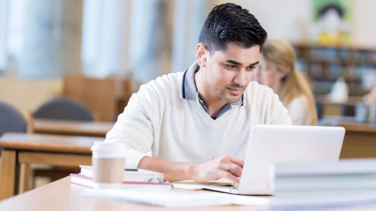 Should you hire a professional to file your ITR? Pros and cons explained