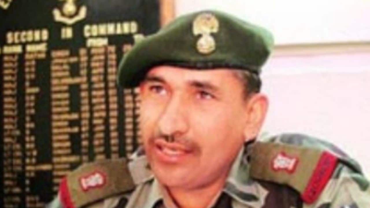  Lieutenant Balwan Singh, MVC Fresh into service, Lieutenant Balwan Singh led the Ghatak platoon in a courageous mission to capture Tiger Hill. Facing freezing temperatures, steep climbs, and relentless gunfire, he and his team surprised the enemy and secured a critical victory. His grit and leadership earned him the Mahavir Chakra.