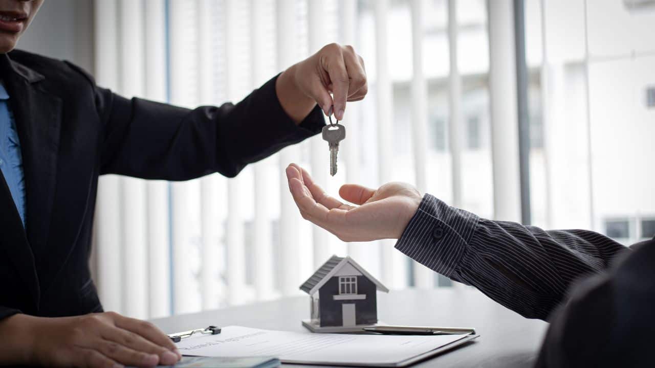 Why it's necessary to remit TDS prior to registration All buyers are not aware that this TDS step is mandatory and has a direct link with property registration. Many states' sub-registrar offices now insist on proof of TDS payment before allowing high-value property registration. If you have not remitted the 1% TDS, your property registration is likely to be delayed or even rejected. Besides this, you can later get a tax notice for non-compliance with additional interest on delay or penalties. Advance payment of this TDS simplifies and eases the process of registration.