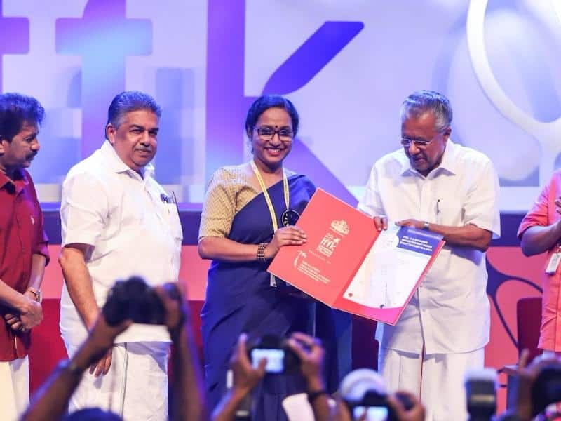 Indu Lakshmi receiving award from Kerala CM <a rel=