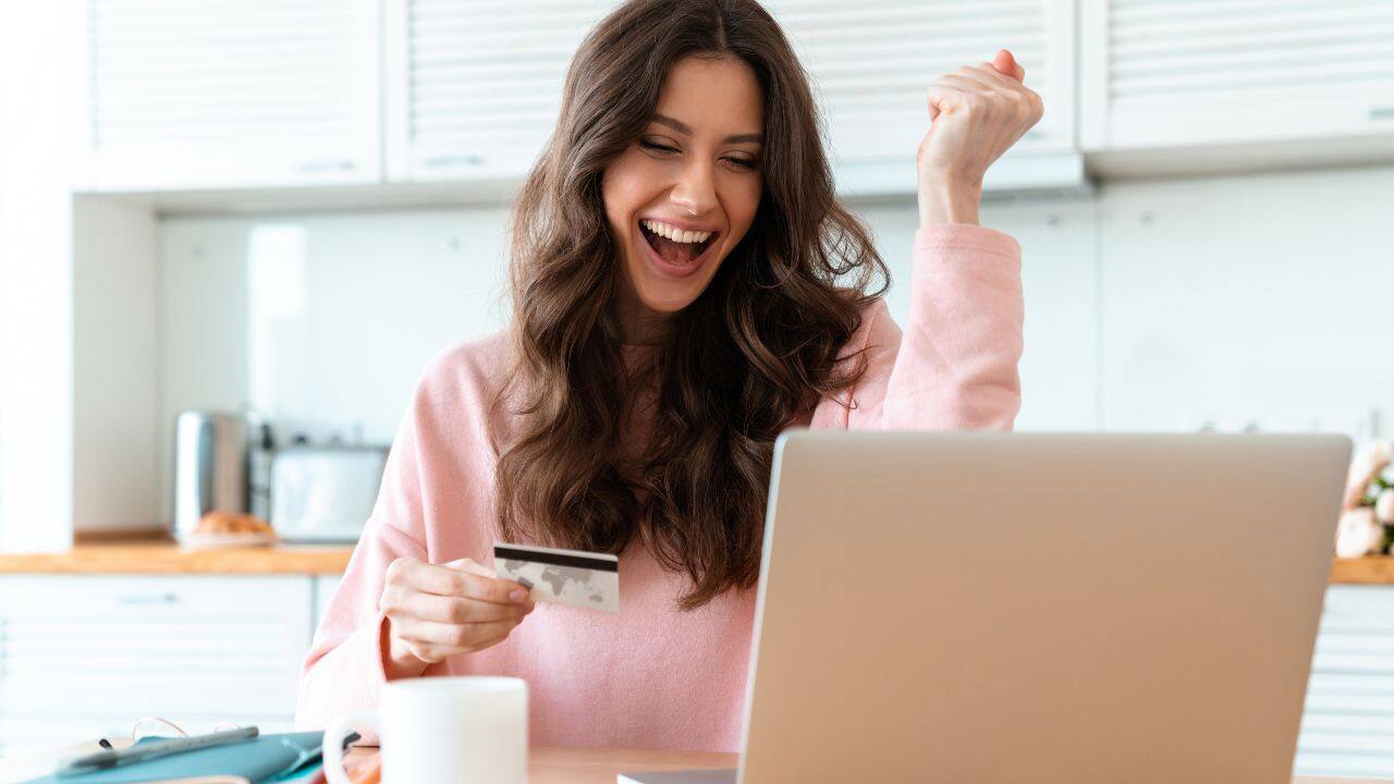 Credit card rewards: Smart perks or spending trap?