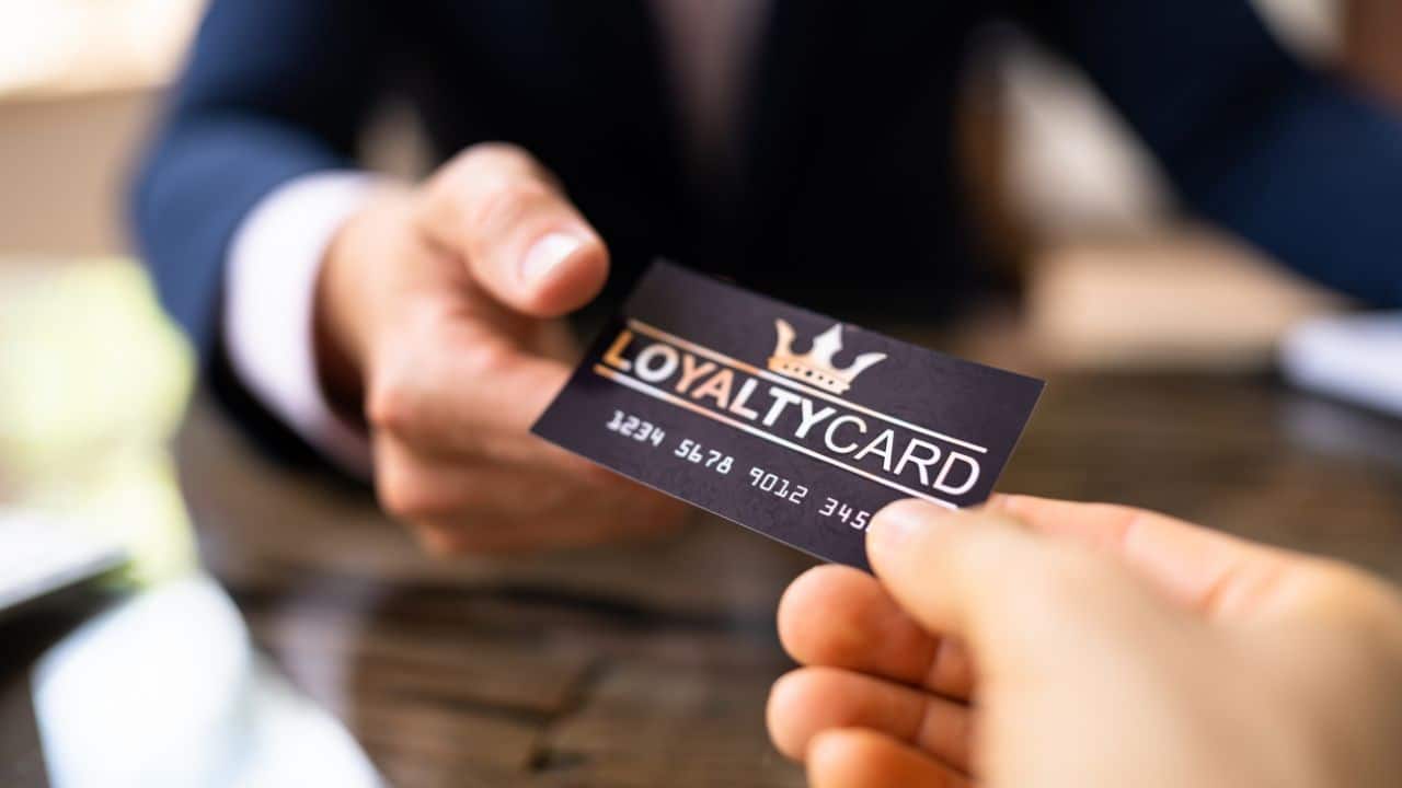 Types of rewards you can earn Most cards offer reward points, cashback, or travel perks. Some give you lounge access, discounts on fuel, or even gift vouchers. Premium cards go a step further with concierge services or international hotel benefits. But each card is designed with a specific kind of spender in mind. A travel card may give more points on airline bookings but very little on groceries. A cashback card might work better if you spend mostly on daily needs.