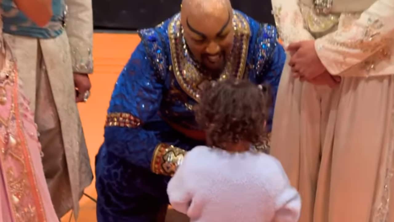 Malti Marie Staying true to her parenting style, Priyanka once again covered Malti's face with a heart emoji in the pictures. She continues to find a balance between sharing moments and respecting her daughter's privacy.