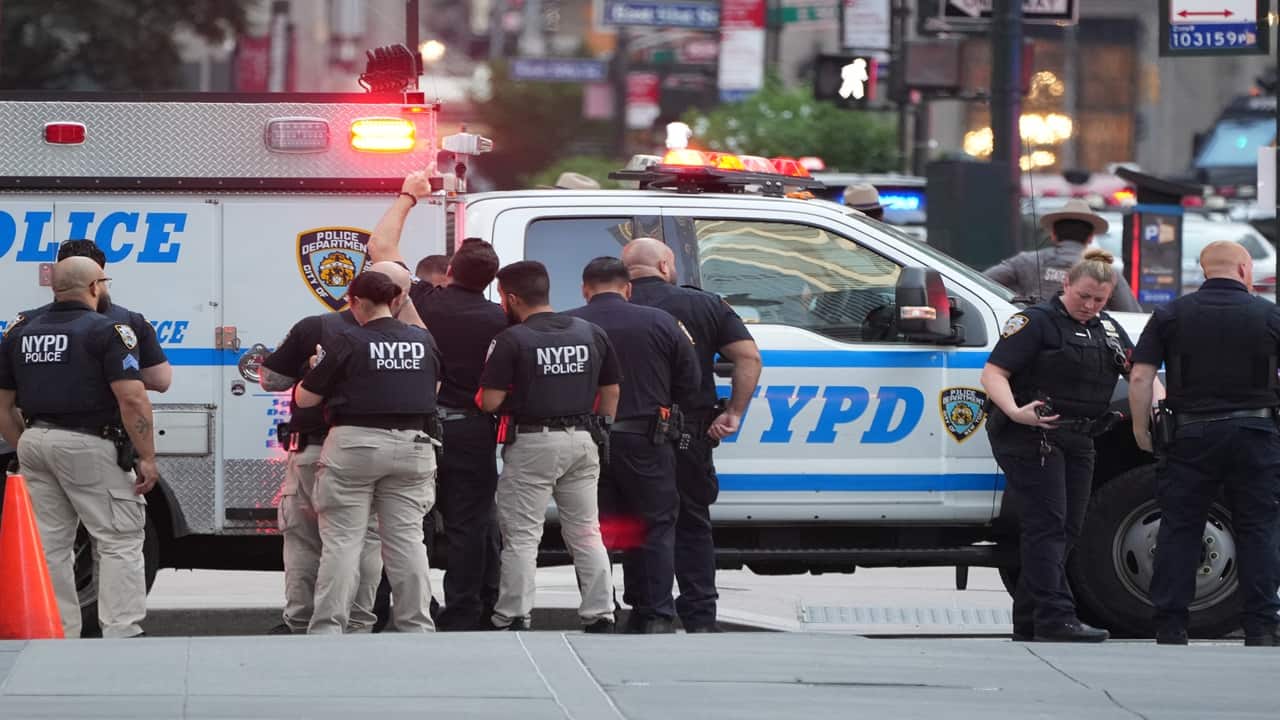 Manhattan shooting: Gunman kills NYPD officer, 3 others before taking own life