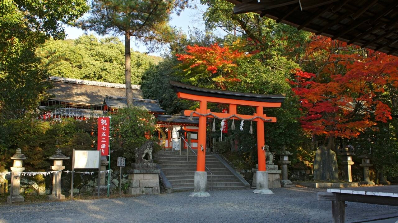 9. Uji Shrine Often overshadowed by nearby Byodo-in, Uji Shrine is a spiritual site known for its quiet beauty and vibrant local festivals. It’s especially active during New Year and spring celebrations, offering visitors a glimpse into Japanese customs and community life through performances, rituals, and traditional crafts. (Image: Canva)