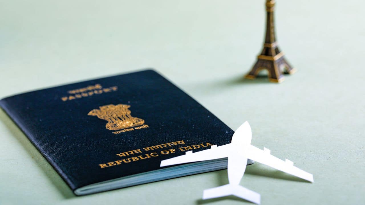 Four-year limit, new 'integrity fee', social media checks: What the stricter US visa rules mean for Indian students Four-year limit, new 'integrity fee', social media checks: What the stricter US visa rules mean for Indian students