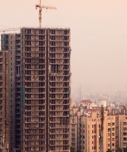 Real estate stocks show steady performance, yet mutual funds remain wary
