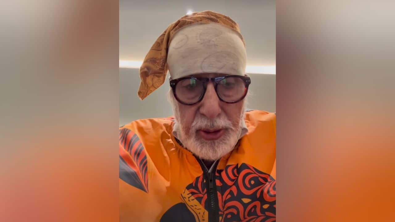 Amitabh Bachchan shares candid moment as he learns how to use Instagram, says, "I hope it works"