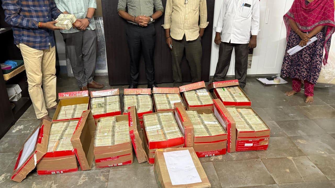 Andhra liquor scam: SIT raids Hyderabad farmhouse, seizes Rs 11 crore in cash