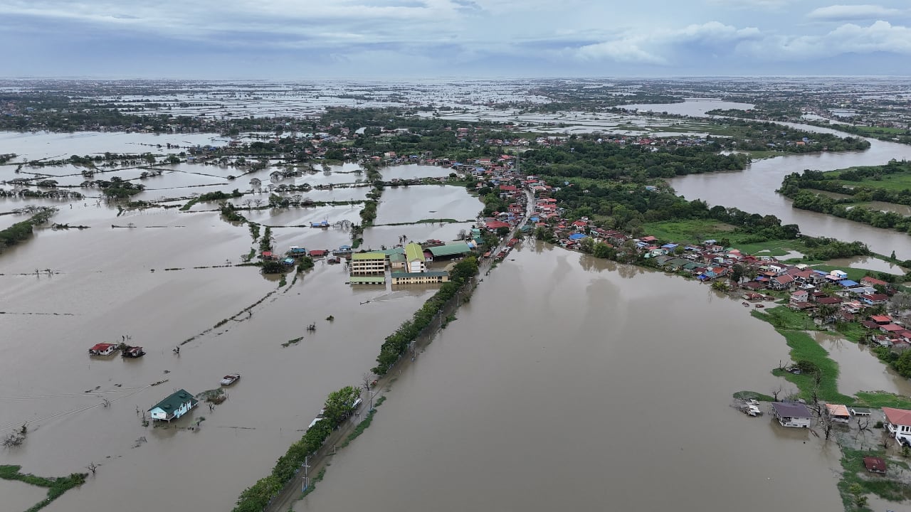 Shanghai evacuates 280,000 residents as tropical storm nears