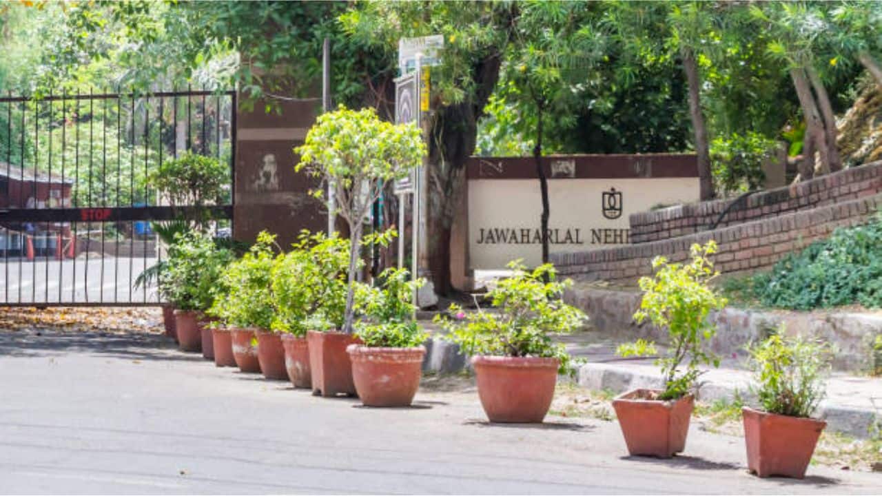 Veg vs non-veg: JNU erupts in protest over alleged food segregation at Mahi-Mandavi hostel