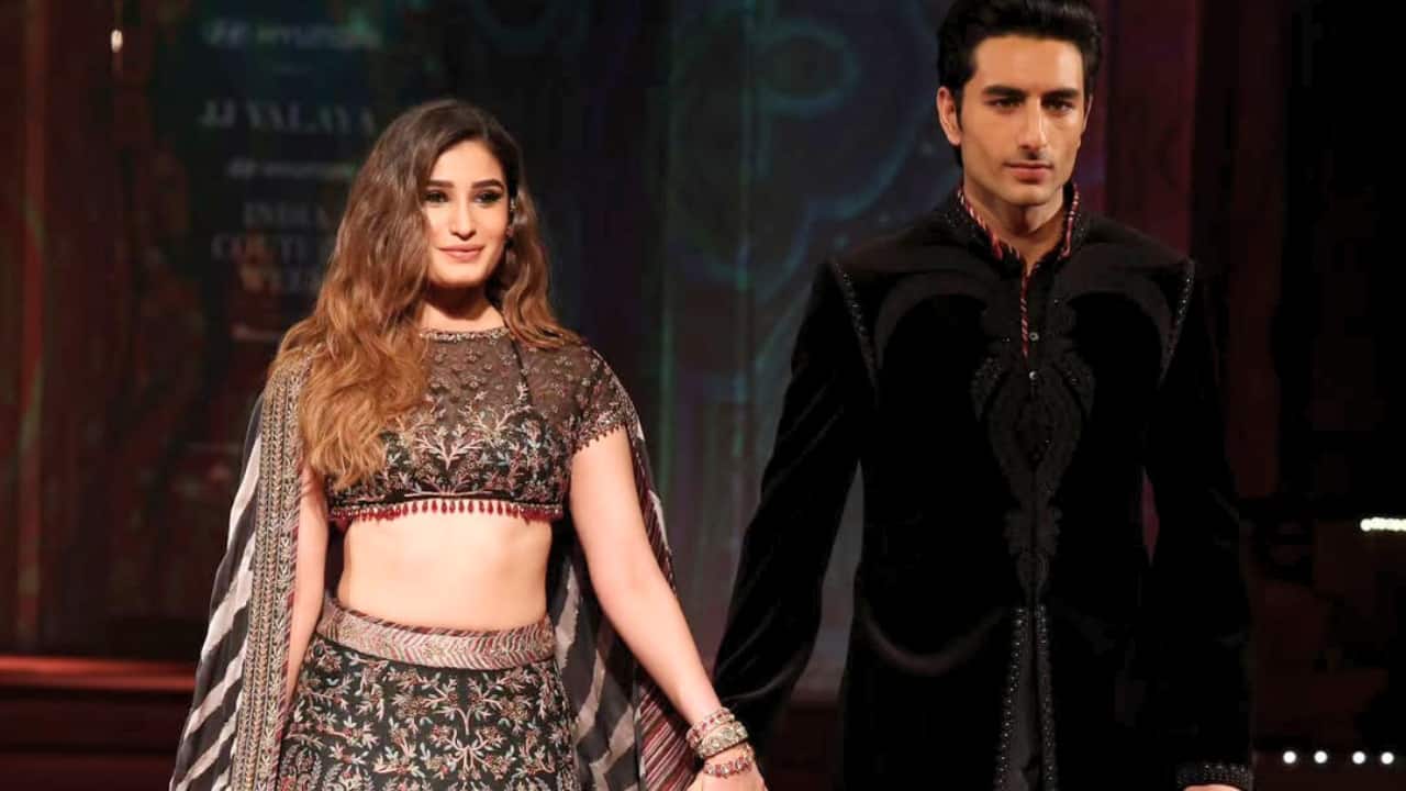 Rasha Thadani & Ibrahim Ali Khan Rasha Thadani and Ibrahim Ali Khan turned heads with their graceful joint runway debut. Rasha looked stunning in a delicately embroidered lehenga, while Ibrahim showcased effortless style in a classic sherwani with modern cuts. Rasha Thadani & Ibrahim Ali Khan Rasha Thadani and Ibrahim Ali Khan turned heads with their graceful joint runway debut. Rasha looked stunning in a delicately embroidered lehenga, while Ibrahim showcased effortless style in a classic sherwani with modern cuts.