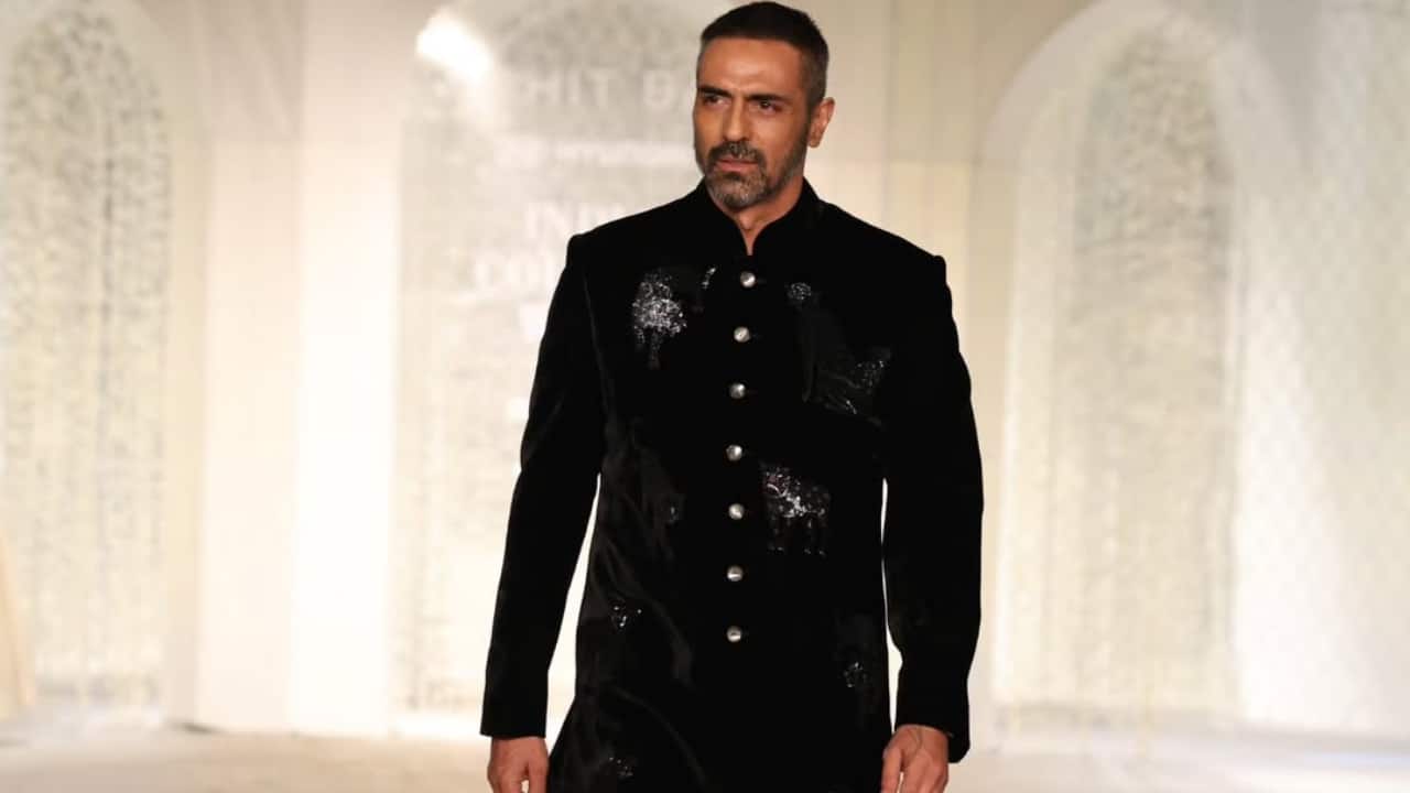 Arjun Rampal Arjun Rampal looked dapper in a structured and edgy couture ensemble, and he commanded attention with his confident walk and brooding charm. He paid a tribute to his late friend and celebrated fashion designer Rohit Bal, lovingly called Gudda. Arjun Rampal Arjun Rampal looked dapper in a structured and edgy couture ensemble, and he commanded attention with his confident walk and brooding charm. He paid a tribute to his late friend and celebrated fashion designer Rohit Bal, lovingly called Gudda.