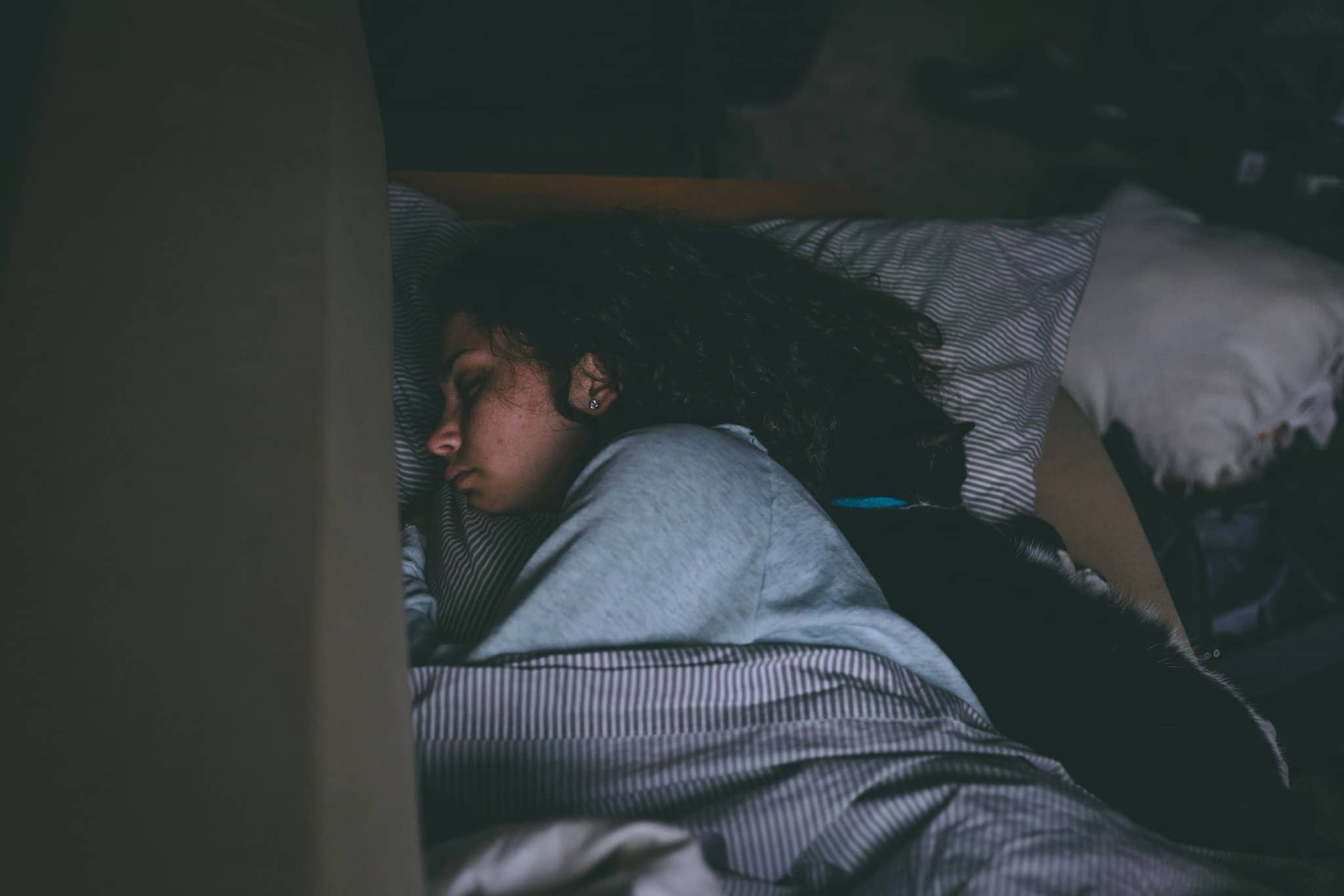 Anxiety, hot flashes during menopause? Improve your sleep with these 7 expert tips