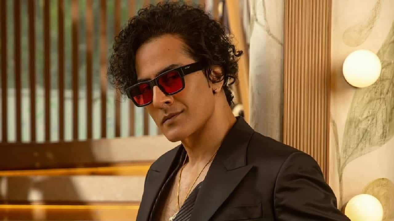 Fashion is a lifestyle - He gives a new look to his fans with his curled hair Fashion is a lifestyle - He gives a new look to his fans with his curled hair