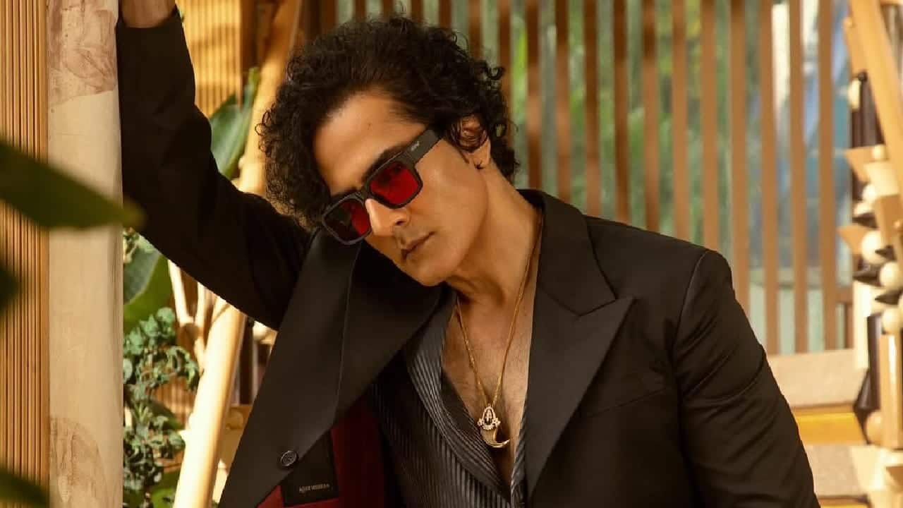 Accessories - Sudhanshu gets a thumbs up from the fashion police as he mesmerizes his followers with statement sunglasses, a watch and a classy pendant neckpiece. Accessories - Sudhanshu gets a thumbs up from the fashion police as he mesmerizes his followers with statement sunglasses, a watch and a classy pendant neckpiece.