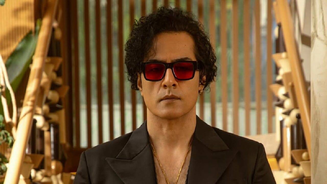 Comfort clothing - Sudhanshu has always stated that each person should have their unique style and wear outfits which makes them feel comfortable. Comfort clothing - Sudhanshu has always stated that each person should have their unique style and wear outfits which makes them feel comfortable.