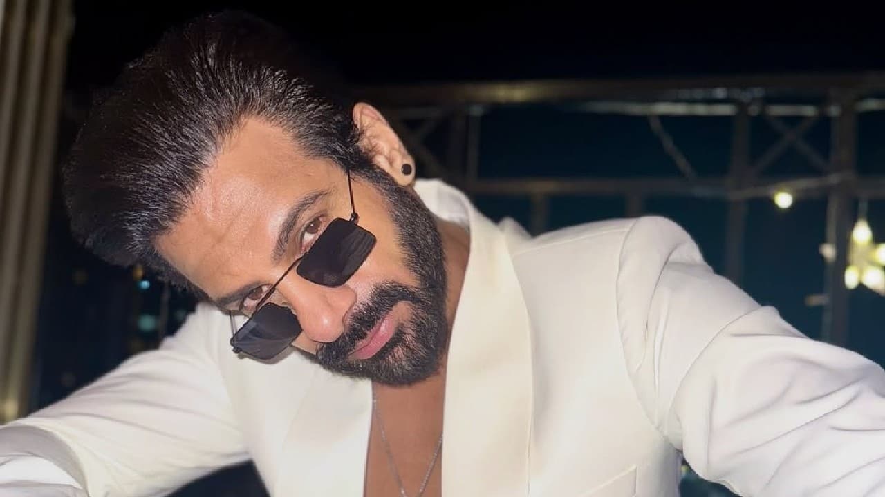 Personality He is not only charming on-screen but he brings the same energy and charisma in real life too. Personality He is not only charming on-screen but he brings the same energy and charisma in real life too.