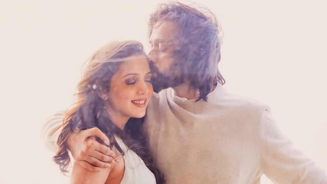 Nakuul Mehta pens a playful note on his dating anniversary with wife Jankee Parekh: Best decision she ever made